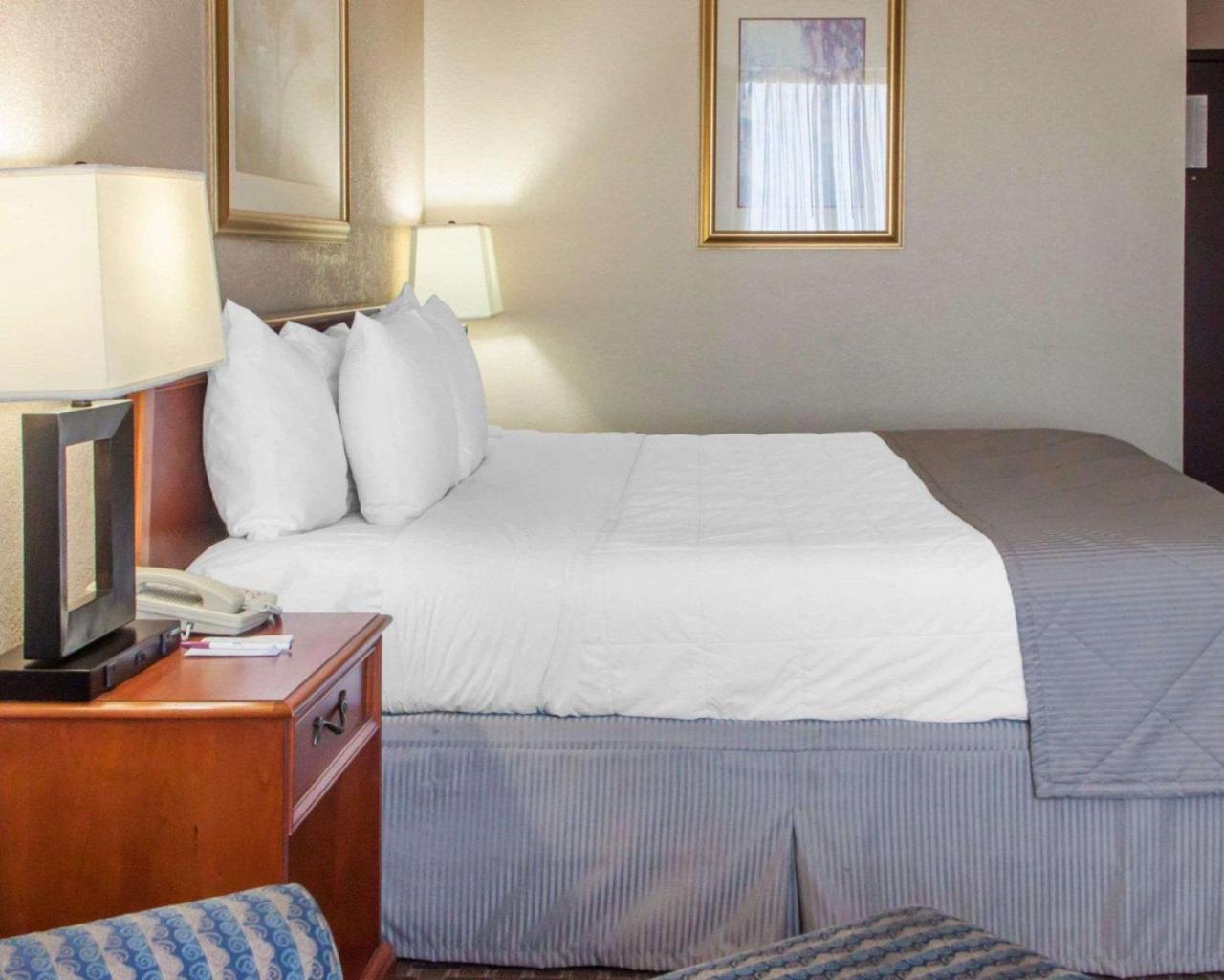 The Clarion Inn אלק סיטי מראה חיצוני תמונה